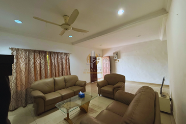 [FULLY RENO] Rumah Teres 2 Tingkat di Taman Padang Midin, Kuala Terengganu, Terengganu