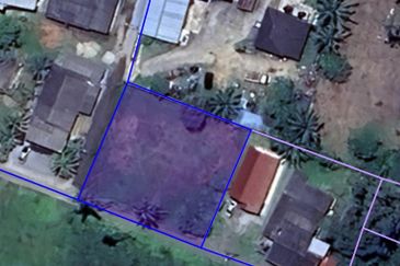 Tanah Lot syarat Bangunan bersaiz 1137m² di Batu 9 Kg. Padang Mengkuang, Bukit Payong Terengganu berdekatan Stesen Petron