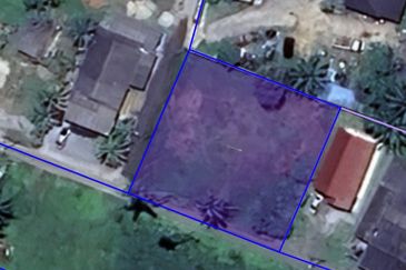 Tanah Lot syarat Bangunan bersaiz 1137m² di Batu 9 Kg. Padang Mengkuang, Bukit Payong Terengganu berdekatan Stesen Petron