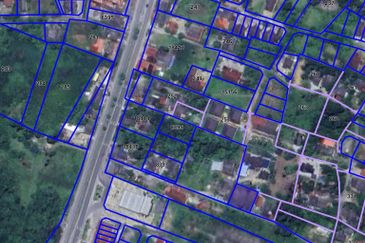 Tanah Lot syarat Bangunan bersaiz 1137m² di Batu 9 Kg. Padang Mengkuang, Bukit Payong Terengganu berdekatan Stesen Petron