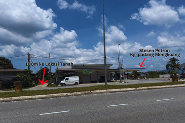 Tanah Lot syarat Bangunan bersaiz 1137m² di Batu 9 Kg. Padang Mengkuang, Bukit Payong Terengganu berdekatan Stesen Petron