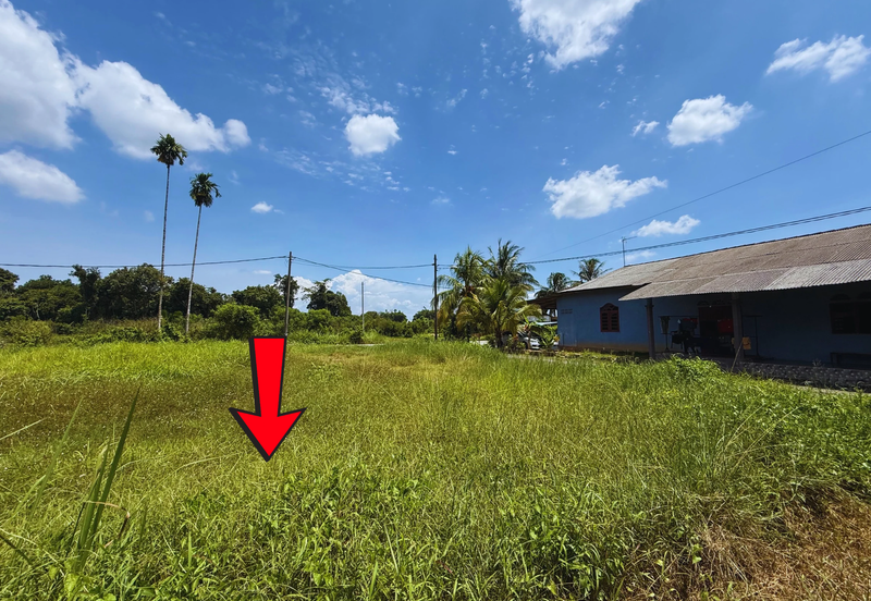 Tanah Lot syarat Bangunan bersaiz 1137m² di Batu 9 Kg. Padang Mengkuang, Bukit Payong Terengganu berdekatan Stesen Petron