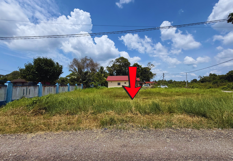 Tanah Lot syarat Bangunan bersaiz 1137m² di Batu 9 Kg. Padang Mengkuang, Bukit Payong Terengganu berdekatan Stesen Petron
