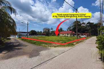 Tanah Lot syarat Bangunan bersaiz 1137m² di Batu 9 Kg. Padang Mengkuang, Bukit Payong Terengganu berdekatan Stesen Petron