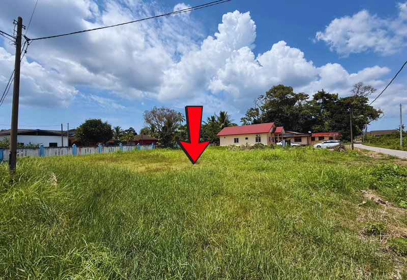 Tanah Lot syarat Bangunan bersaiz 1137m² di Batu 9 Kg. Padang Mengkuang, Bukit Payong Terengganu berdekatan Stesen Petron