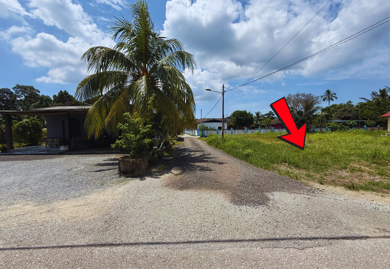 Tanah Lot syarat Bangunan bersaiz 1137m² di Batu 9 Kg. Padang Mengkuang, Bukit Payong Terengganu berdekatan Stesen Petron