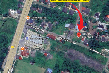 Tanah Lot syarat Bangunan bersaiz 1137m² di Batu 9 Kg. Padang Mengkuang, Bukit Payong Terengganu berdekatan Stesen Petron