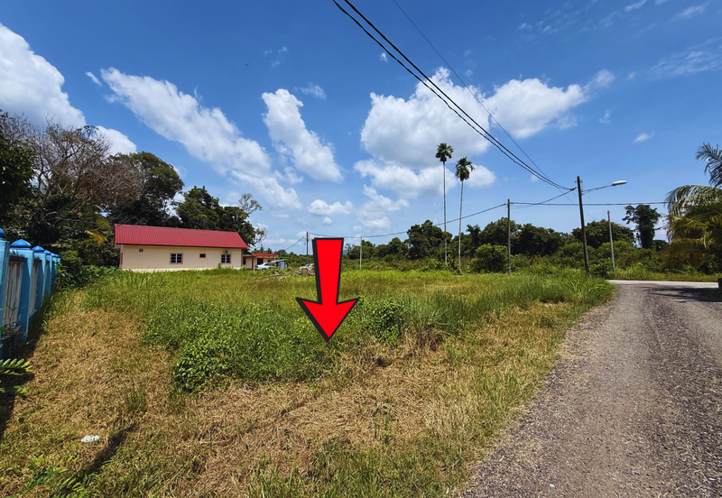Tanah Lot syarat Bangunan bersaiz 1137m² di Batu 9 Kg. Padang Mengkuang, Bukit Payong Terengganu berdekatan Stesen Petron