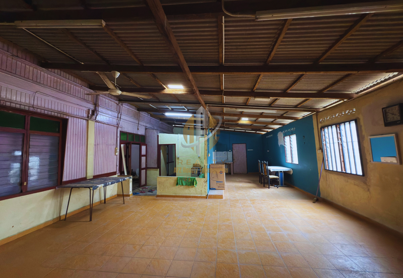 Tanah Lot Banglo bersaiz 870m² + Rumah Kayu 2 Tingkat di Pulau Kambing, Pusat Bandaraya Kuala Terengganu, Terengganu