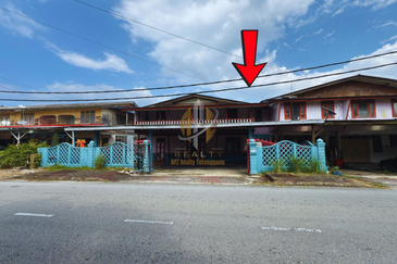 Tanah Lot Banglo bersaiz 870m² + Rumah Kayu 2 Tingkat di Pulau Kambing, Pusat Bandaraya Kuala Terengganu, Terengganu