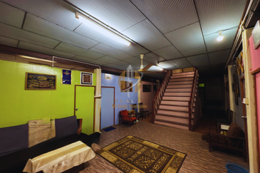 Tanah Lot Banglo bersaiz 870m² + Rumah Kayu 2 Tingkat di Pulau Kambing, Pusat Bandaraya Kuala Terengganu, Terengganu