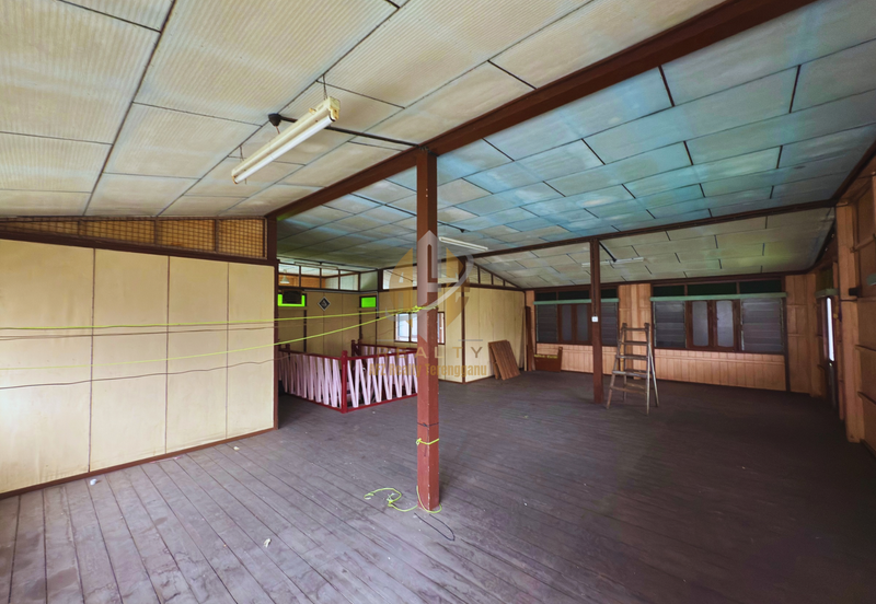 Tanah Lot Banglo bersaiz 870m² + Rumah Kayu 2 Tingkat di Pulau Kambing, Pusat Bandaraya Kuala Terengganu, Terengganu