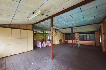 Tanah Lot Banglo bersaiz 870m² + Rumah Kayu 2 Tingkat di Pulau Kambing, Pusat Bandaraya Kuala Terengganu, Terengganu