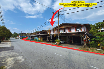 Tanah Lot Banglo bersaiz 870m² + Rumah Kayu 2 Tingkat di Pulau Kambing, Pusat Bandaraya Kuala Terengganu, Terengganu