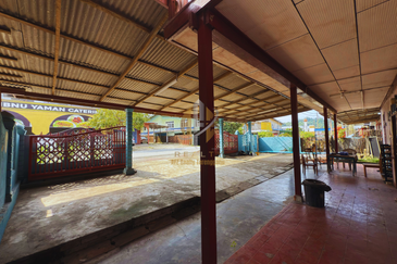 Tanah Lot Banglo bersaiz 870m² + Rumah Kayu 2 Tingkat di Pulau Kambing, Pusat Bandaraya Kuala Terengganu, Terengganu