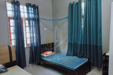 Banglo Setingkat di Kg. Mengabang Telong, Kuala Nerus, Terengganu