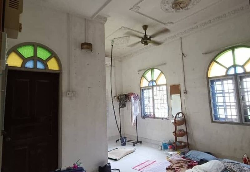 (TEPI JALAN UTAMA) TANAH BESERTA RUMAH BANGLO DI KG. KEBOR BESAR, MANIR, KUALA TERENGGANU