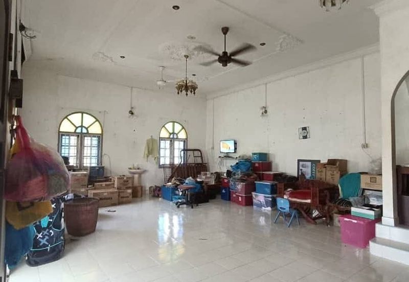 (TEPI JALAN UTAMA) TANAH BESERTA RUMAH BANGLO DI KG. KEBOR BESAR, MANIR, KUALA TERENGGANU