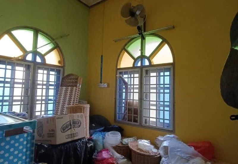 (TEPI JALAN UTAMA) TANAH BESERTA RUMAH BANGLO DI KG. KEBOR BESAR, MANIR, KUALA TERENGGANU