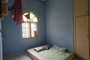 (TEPI JALAN UTAMA) TANAH BESERTA RUMAH BANGLO DI KG. KEBOR BESAR, MANIR, KUALA TERENGGANU