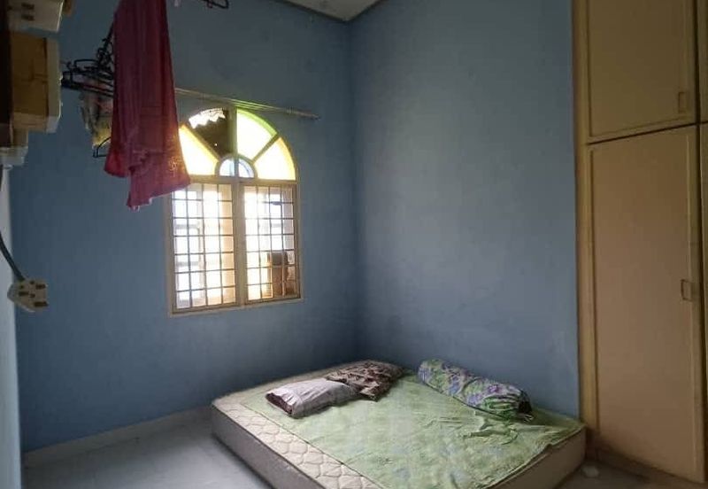 (TEPI JALAN UTAMA) TANAH BESERTA RUMAH BANGLO DI KG. KEBOR BESAR, MANIR, KUALA TERENGGANU