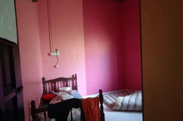 (TEPI JALAN UTAMA) TANAH BESERTA RUMAH BANGLO DI KG. KEBOR BESAR, MANIR, KUALA TERENGGANU