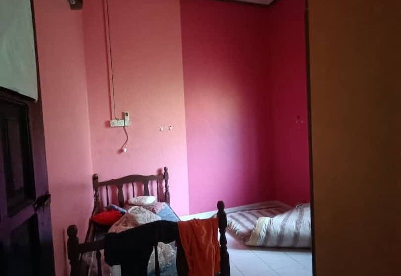 (TEPI JALAN UTAMA) TANAH BESERTA RUMAH BANGLO DI KG. KEBOR BESAR, MANIR, KUALA TERENGGANU