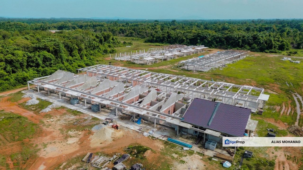 𝐑𝐔𝐌𝐀𝐇 𝐓𝐄𝐑𝐄𝐒 & 𝐒𝐄𝐌𝐈-𝐃  𝟏 𝐓𝐈𝐍𝐆𝐊𝐀𝐓 ,𝐃𝐈 𝐀𝐋𝐎𝐑 𝐋𝐈𝐌𝐁𝐀𝐓,𝐌𝐀𝐑𝐀𝐍𝐆, 𝐓𝐄𝐑𝐄𝐍𝐆𝐆𝐀𝐍𝐔, Terengganu, Marang