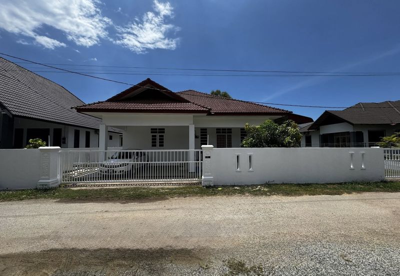Banglo Setingkat di Kg. Mengabang Telong, Kuala Nerus, Terengganu
