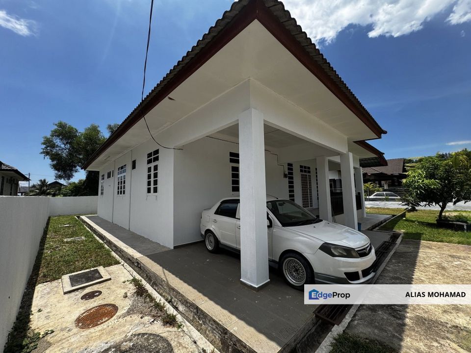 Banglo Setingkat di Kg. Mengabang Telong, Kuala Nerus, Terengganu, Terengganu, Bukit Rakit