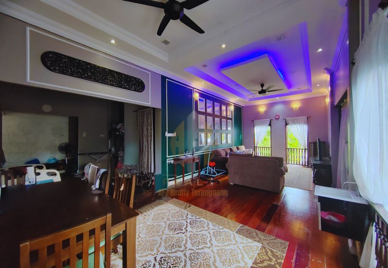 𝐑𝐮𝐦𝐚𝐡 𝐓𝐫𝐚𝐝𝐢𝐬𝐢𝐨𝐧𝐚𝐥 𝐌𝐞𝐥𝐚𝐲𝐮 𝐛𝐞𝐫𝐬𝐞𝐫𝐭𝐚 𝟕 𝐂𝐡𝐚𝐥𝐞𝐭 𝐝𝐢 𝐊𝐠. 𝐏𝐞𝐧𝐠𝐤𝐚𝐥𝐚𝐧 𝐒𝐞𝐭𝐚𝐫, 𝐊. 𝐓𝐞𝐫𝐞𝐧𝐠𝐠𝐚𝐧𝐮