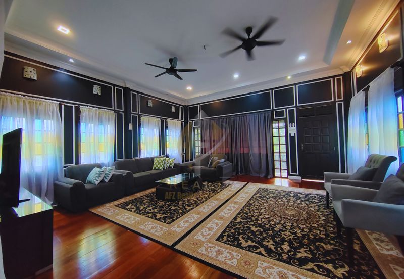 𝐑𝐮𝐦𝐚𝐡 𝐓𝐫𝐚𝐝𝐢𝐬𝐢𝐨𝐧𝐚𝐥 𝐌𝐞𝐥𝐚𝐲𝐮 𝐛𝐞𝐫𝐬𝐞𝐫𝐭𝐚 𝟕 𝐂𝐡𝐚𝐥𝐞𝐭 𝐝𝐢 𝐊𝐠. 𝐏𝐞𝐧𝐠𝐤𝐚𝐥𝐚𝐧 𝐒𝐞𝐭𝐚𝐫, 𝐊. 𝐓𝐞𝐫𝐞𝐧𝐠𝐠𝐚𝐧𝐮