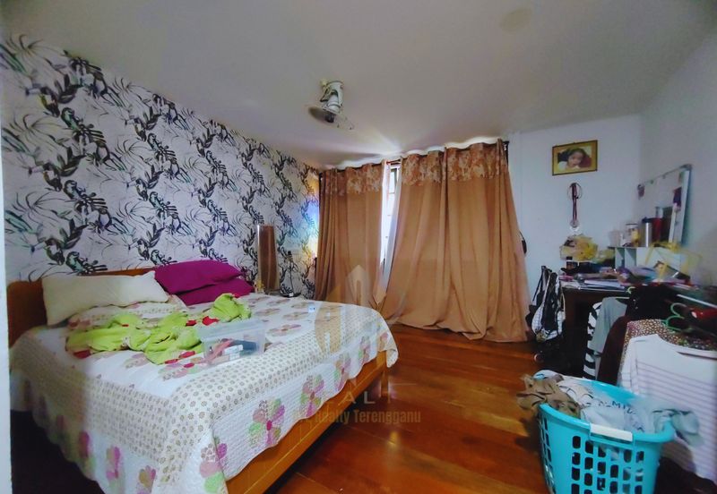 𝐑𝐮𝐦𝐚𝐡 𝐓𝐫𝐚𝐝𝐢𝐬𝐢𝐨𝐧𝐚𝐥 𝐌𝐞𝐥𝐚𝐲𝐮 𝐛𝐞𝐫𝐬𝐞𝐫𝐭𝐚 𝟕 𝐂𝐡𝐚𝐥𝐞𝐭 𝐝𝐢 𝐊𝐠. 𝐏𝐞𝐧𝐠𝐤𝐚𝐥𝐚𝐧 𝐒𝐞𝐭𝐚𝐫, 𝐊. 𝐓𝐞𝐫𝐞𝐧𝐠𝐠𝐚𝐧𝐮