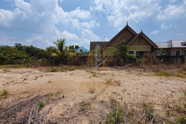 Tanah Lot Banglo bersaiz 616m² di Kg. Nyior, Paka, Terengganu