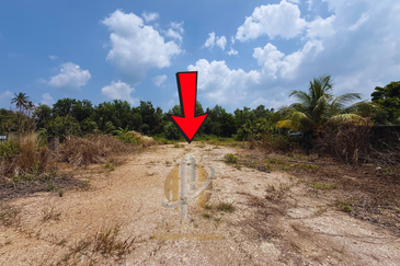 Tanah Lot Banglo bersaiz 616m² di Kg. Nyior, Paka, Terengganu