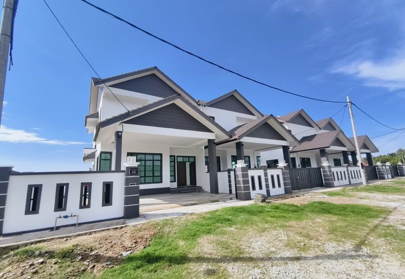 𝐑𝐮𝐦𝐚𝐡 𝐒𝐞𝐦𝐢-𝐃 𝐃𝐮𝐚 𝐓𝐢𝐧𝐠𝐤𝐚𝐭 𝐛𝐞𝐫𝐝𝐞𝐤𝐚𝐭𝐚𝐧 𝐁𝐚𝐧𝐝𝐚𝐫 𝐊𝐮𝐚𝐥𝐚 𝐍𝐞𝐫𝐮𝐬, 𝐓𝐞𝐫𝐞𝐧𝐠𝐠𝐚𝐧𝐮