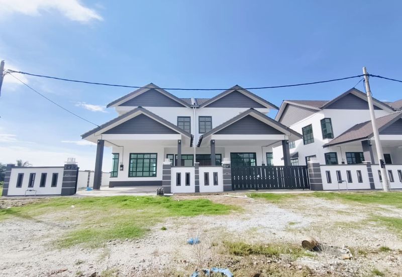 𝐑𝐮𝐦𝐚𝐡 𝐒𝐞𝐦𝐢-𝐃 𝐃𝐮𝐚 𝐓𝐢𝐧𝐠𝐤𝐚𝐭 𝐛𝐞𝐫𝐝𝐞𝐤𝐚𝐭𝐚𝐧 𝐁𝐚𝐧𝐝𝐚𝐫 𝐊𝐮𝐚𝐥𝐚 𝐍𝐞𝐫𝐮𝐬, 𝐓𝐞𝐫𝐞𝐧𝐠𝐠𝐚𝐧𝐮