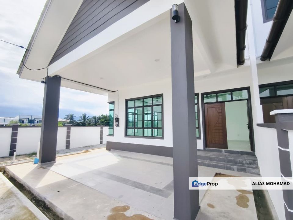 𝐑𝐮𝐦𝐚𝐡 𝐒𝐞𝐦𝐢-𝐃 𝐃𝐮𝐚 𝐓𝐢𝐧𝐠𝐤𝐚𝐭 𝐛𝐞𝐫𝐝𝐞𝐤𝐚𝐭𝐚𝐧 𝐁𝐚𝐧𝐝𝐚𝐫 𝐊𝐮𝐚𝐥𝐚 𝐍𝐞𝐫𝐮𝐬, 𝐓𝐞𝐫𝐞𝐧𝐠𝐠𝐚𝐧𝐮, Terengganu, 