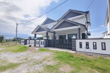 𝐑𝐮𝐦𝐚𝐡 𝐒𝐞𝐦𝐢-𝐃 𝐃𝐮𝐚 𝐓𝐢𝐧𝐠𝐤𝐚𝐭 𝐛𝐞𝐫𝐝𝐞𝐤𝐚𝐭𝐚𝐧 𝐁𝐚𝐧𝐝𝐚𝐫 𝐊𝐮𝐚𝐥𝐚 𝐍𝐞𝐫𝐮𝐬, 𝐓𝐞𝐫𝐞𝐧𝐠𝐠𝐚𝐧𝐮