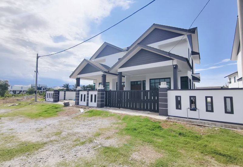 𝐑𝐮𝐦𝐚𝐡 𝐒𝐞𝐦𝐢-𝐃 𝐃𝐮𝐚 𝐓𝐢𝐧𝐠𝐤𝐚𝐭 𝐛𝐞𝐫𝐝𝐞𝐤𝐚𝐭𝐚𝐧 𝐁𝐚𝐧𝐝𝐚𝐫 𝐊𝐮𝐚𝐥𝐚 𝐍𝐞𝐫𝐮𝐬, 𝐓𝐞𝐫𝐞𝐧𝐠𝐠𝐚𝐧𝐮