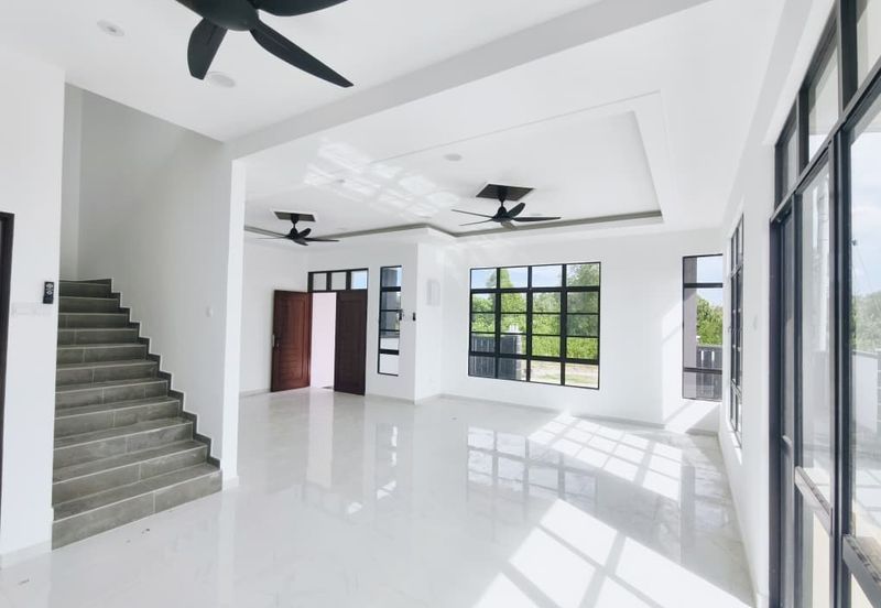 𝐑𝐮𝐦𝐚𝐡 𝐒𝐞𝐦𝐢-𝐃 𝐃𝐮𝐚 𝐓𝐢𝐧𝐠𝐤𝐚𝐭 𝐛𝐞𝐫𝐝𝐞𝐤𝐚𝐭𝐚𝐧 𝐁𝐚𝐧𝐝𝐚𝐫 𝐊𝐮𝐚𝐥𝐚 𝐍𝐞𝐫𝐮𝐬, 𝐓𝐞𝐫𝐞𝐧𝐠𝐠𝐚𝐧𝐮