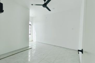 𝐑𝐮𝐦𝐚𝐡 𝐒𝐞𝐦𝐢-𝐃 𝐃𝐮𝐚 𝐓𝐢𝐧𝐠𝐤𝐚𝐭 𝐛𝐞𝐫𝐝𝐞𝐤𝐚𝐭𝐚𝐧 𝐁𝐚𝐧𝐝𝐚𝐫 𝐊𝐮𝐚𝐥𝐚 𝐍𝐞𝐫𝐮𝐬, 𝐓𝐞𝐫𝐞𝐧𝐠𝐠𝐚𝐧𝐮