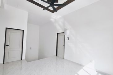 𝐑𝐮𝐦𝐚𝐡 𝐒𝐞𝐦𝐢-𝐃 𝐃𝐮𝐚 𝐓𝐢𝐧𝐠𝐤𝐚𝐭 𝐛𝐞𝐫𝐝𝐞𝐤𝐚𝐭𝐚𝐧 𝐁𝐚𝐧𝐝𝐚𝐫 𝐊𝐮𝐚𝐥𝐚 𝐍𝐞𝐫𝐮𝐬, 𝐓𝐞𝐫𝐞𝐧𝐠𝐠𝐚𝐧𝐮