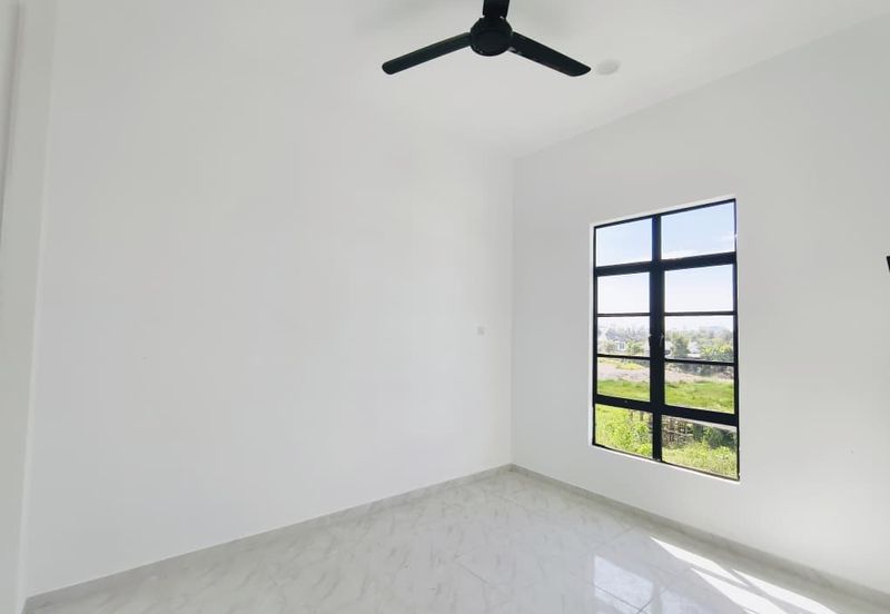 𝐑𝐮𝐦𝐚𝐡 𝐒𝐞𝐦𝐢-𝐃 𝐃𝐮𝐚 𝐓𝐢𝐧𝐠𝐤𝐚𝐭 𝐛𝐞𝐫𝐝𝐞𝐤𝐚𝐭𝐚𝐧 𝐁𝐚𝐧𝐝𝐚𝐫 𝐊𝐮𝐚𝐥𝐚 𝐍𝐞𝐫𝐮𝐬, 𝐓𝐞𝐫𝐞𝐧𝐠𝐠𝐚𝐧𝐮