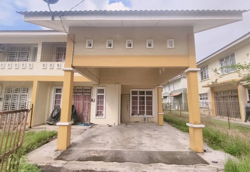 𝐑𝐔𝐌𝐀𝐇 𝐒𝐄𝐌𝐈-𝐃 𝐃𝐔𝐀 𝐓𝐈𝐍𝐆𝐊𝐀𝐓 𝐃𝐈 𝐓𝐀𝐌𝐀𝐍 𝐁𝐀𝐈𝐃𝐔𝐑𝐈, 𝐊𝐔𝐀𝐋𝐀 𝐁𝐄𝐑𝐀𝐍𝐆