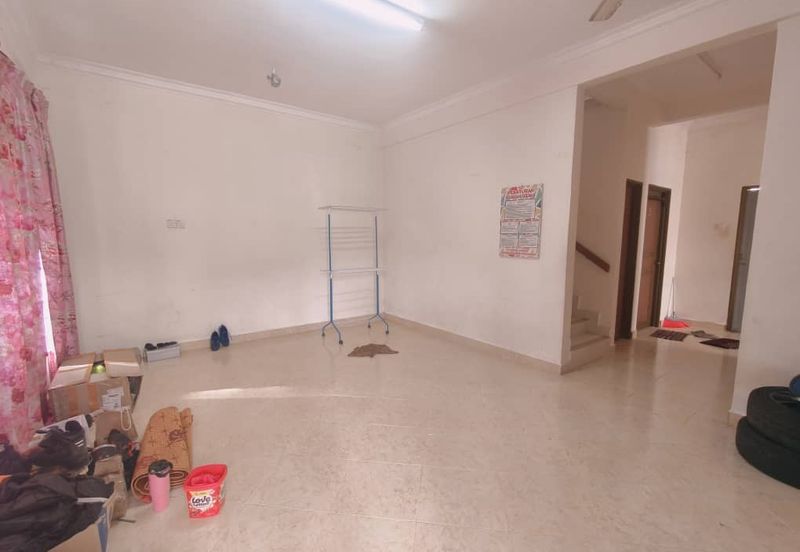 𝐑𝐔𝐌𝐀𝐇 𝐒𝐄𝐌𝐈-𝐃 𝐃𝐔𝐀 𝐓𝐈𝐍𝐆𝐊𝐀𝐓 𝐃𝐈 𝐓𝐀𝐌𝐀𝐍 𝐁𝐀𝐈𝐃𝐔𝐑𝐈, 𝐊𝐔𝐀𝐋𝐀 𝐁𝐄𝐑𝐀𝐍𝐆