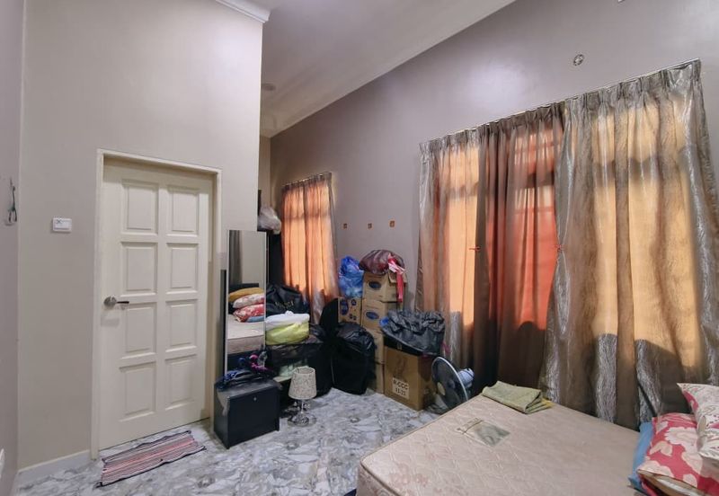 𝐑𝐮𝐦𝐚𝐡 𝐛𝐚𝐧𝐠𝐥𝐨 𝐬𝐚𝐭𝐮 𝐭𝐢𝐧𝐠𝐤𝐚𝐭 𝐝𝐢 𝐊𝐠 𝐏𝐚𝐝𝐚𝐧𝐠 𝐌𝐢𝐝𝐢𝐧, 𝐊𝐮𝐚𝐥𝐚 𝐓𝐞𝐫𝐞𝐧𝐠𝐠𝐚𝐧𝐮