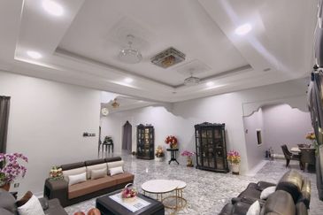 𝐑𝐮𝐦𝐚𝐡 𝐛𝐚𝐧𝐠𝐥𝐨 𝐬𝐚𝐭𝐮 𝐭𝐢𝐧𝐠𝐤𝐚𝐭 𝐝𝐢 𝐊𝐠 𝐏𝐚𝐝𝐚𝐧𝐠 𝐌𝐢𝐝𝐢𝐧, 𝐊𝐮𝐚𝐥𝐚 𝐓𝐞𝐫𝐞𝐧𝐠𝐠𝐚𝐧𝐮