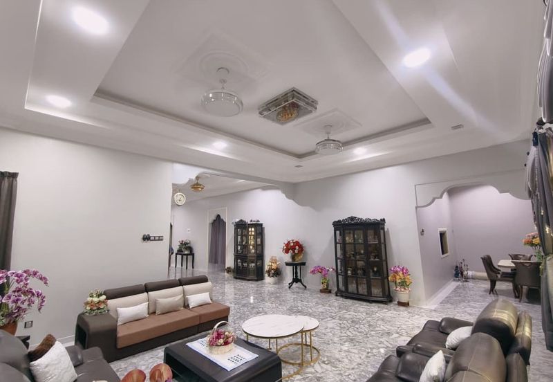 𝐑𝐮𝐦𝐚𝐡 𝐛𝐚𝐧𝐠𝐥𝐨 𝐬𝐚𝐭𝐮 𝐭𝐢𝐧𝐠𝐤𝐚𝐭 𝐝𝐢 𝐊𝐠 𝐏𝐚𝐝𝐚𝐧𝐠 𝐌𝐢𝐝𝐢𝐧, 𝐊𝐮𝐚𝐥𝐚 𝐓𝐞𝐫𝐞𝐧𝐠𝐠𝐚𝐧𝐮