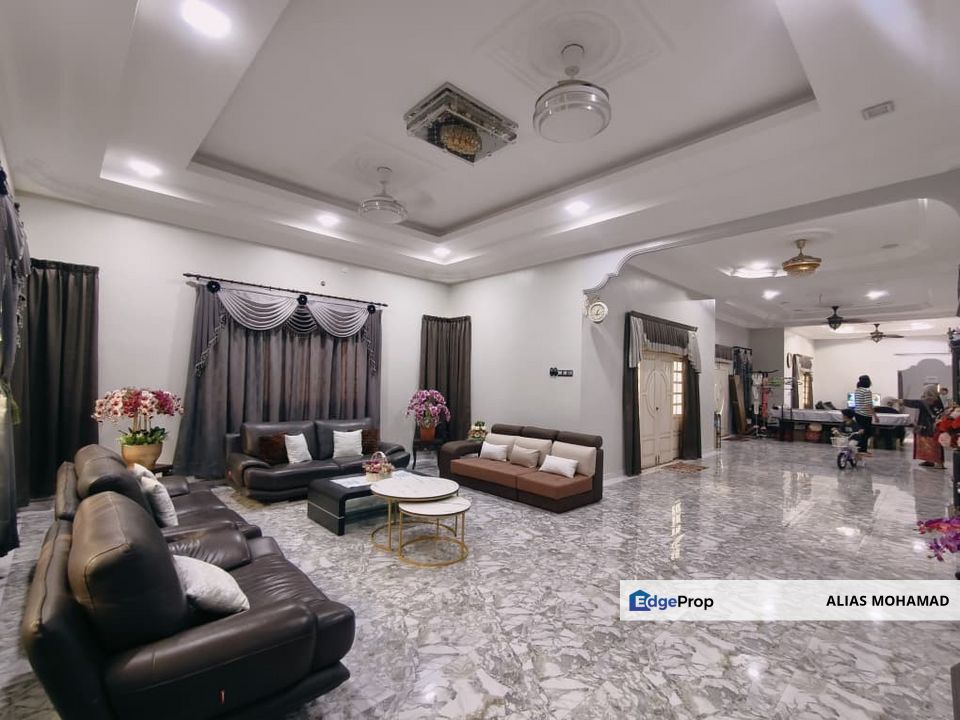 𝐑𝐮𝐦𝐚𝐡 𝐛𝐚𝐧𝐠𝐥𝐨 𝐬𝐚𝐭𝐮 𝐭𝐢𝐧𝐠𝐤𝐚𝐭 𝐝𝐢 𝐊𝐠 𝐏𝐚𝐝𝐚𝐧𝐠 𝐌𝐢𝐝𝐢𝐧, 𝐊𝐮𝐚𝐥𝐚 𝐓𝐞𝐫𝐞𝐧𝐠𝐠𝐚𝐧𝐮, Terengganu, Kuala Terengganu